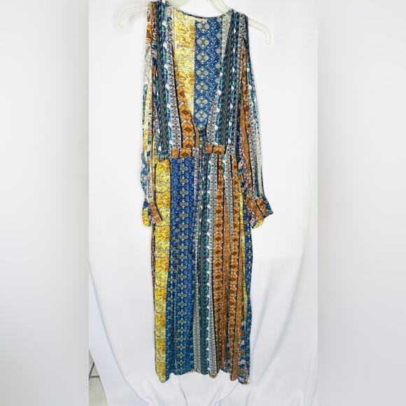 Luxxel Goddess Long Slit Sleeve Dress - Picture 6 of 7